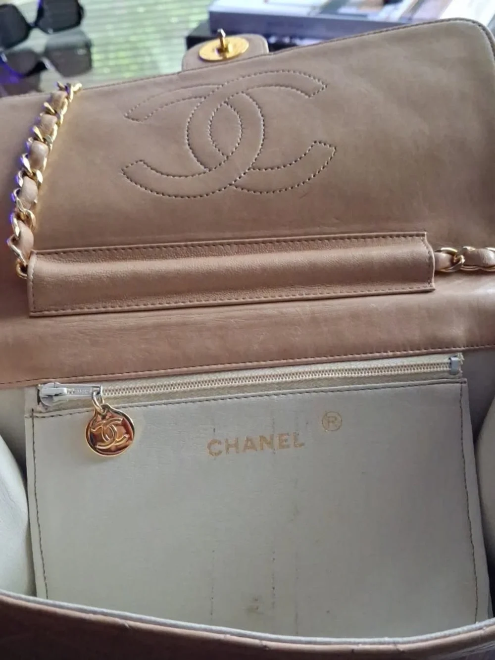 CHANEL Beige Quilted Shoulder Bag with Gold Chain
